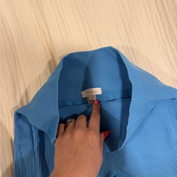 Colsie Blue Ribbed Bike Shorts - Picture 2 of 3